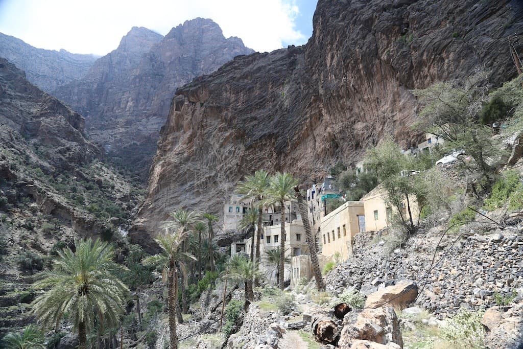 Wadi Sahtan Mandoos Day Tour